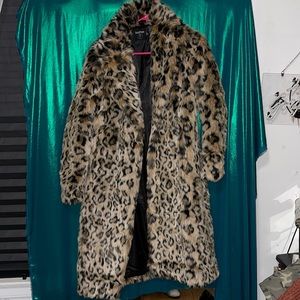 Boohoo petite collection size US 4 cheetah faux fur coat